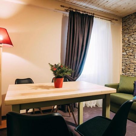 מלון גורה הומורולווי La Conac In Bucovina מראה חיצוני תמונה