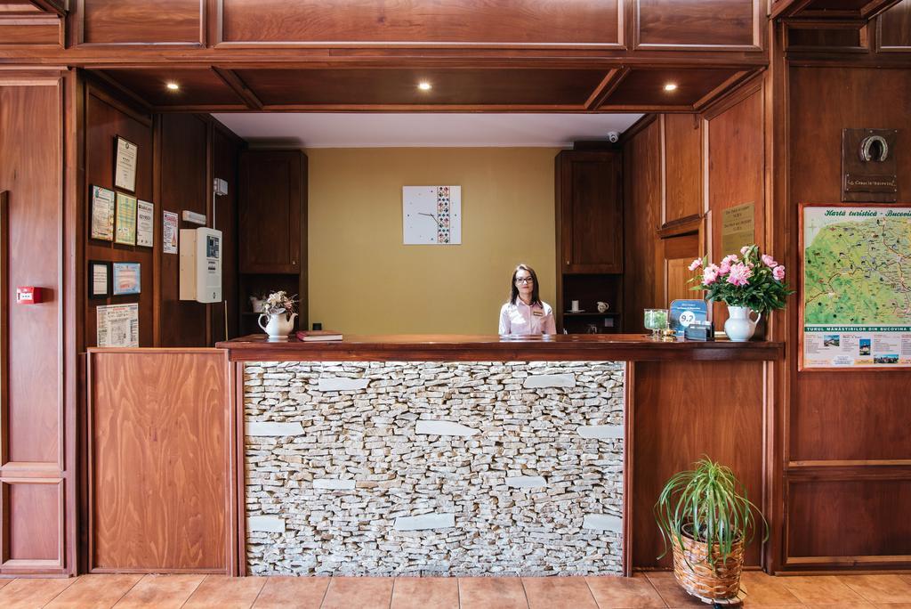 מלון גורה הומורולווי La Conac In Bucovina מראה חיצוני תמונה