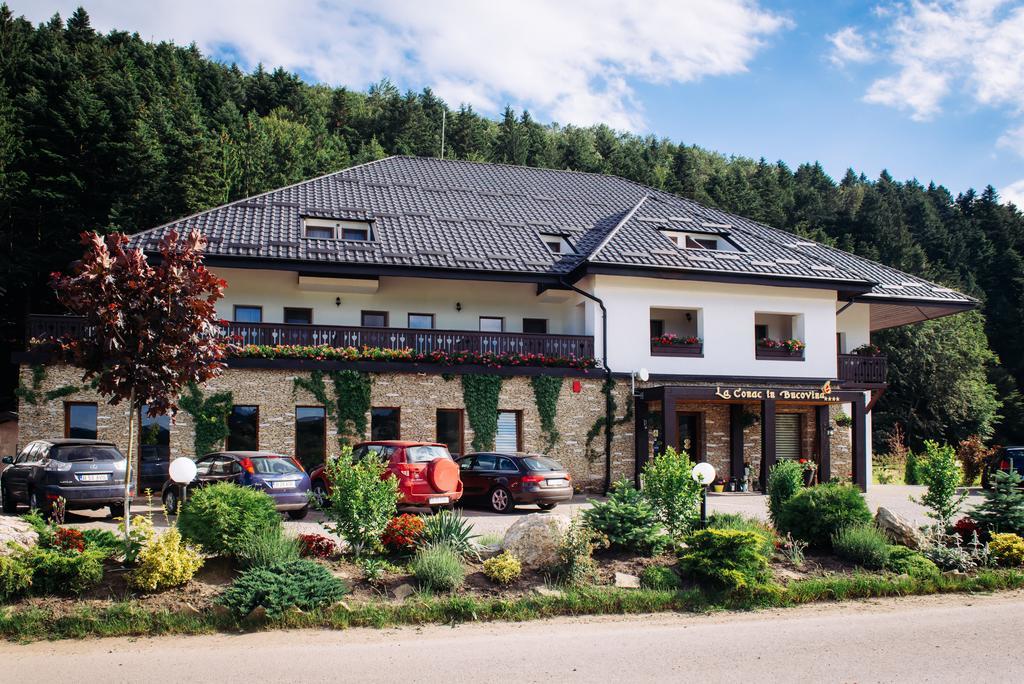 מלון גורה הומורולווי La Conac In Bucovina מראה חיצוני תמונה