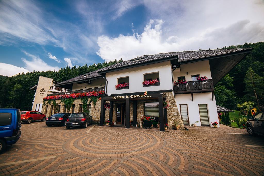מלון גורה הומורולווי La Conac In Bucovina מראה חיצוני תמונה