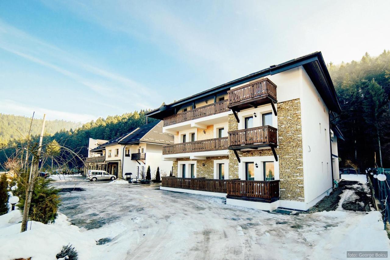 מלון גורה הומורולווי La Conac In Bucovina מראה חיצוני תמונה